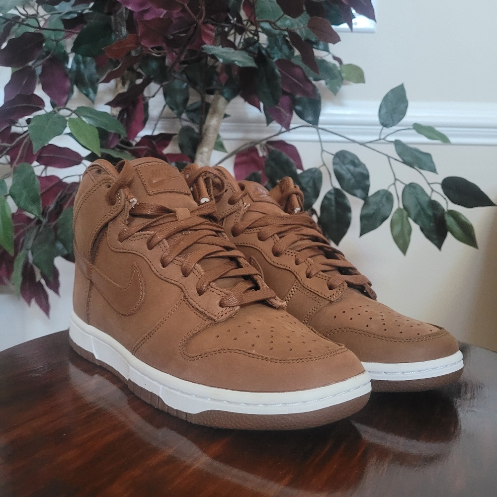 Pecan White Nike dunks
